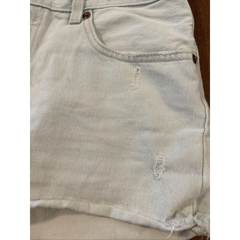 Levi's 501 Women's Blue Light Wash Denim Cut-Off Shorts Size 28 Regular - Picture 3 of 8